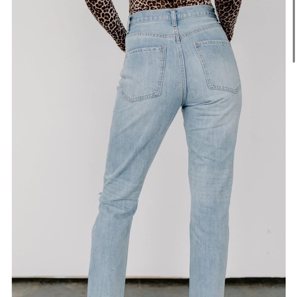 NWOT Blank Paige Distressed Boyfriend Straight Leg Jeans COPY - Picture 2 of 9